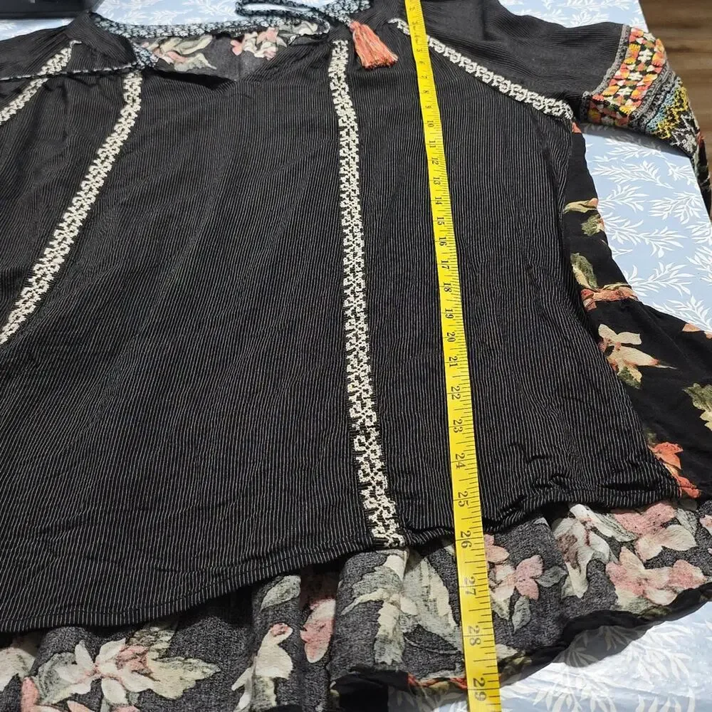John Mark Sz M BOHO Grunge Goth Embroidered Tassels Black Dark Moody Floral Top - Picture 11 of 12